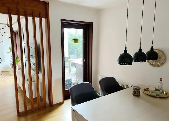 Ruhige Wohnung Mit Terrasse